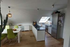 Helle 3,5-Zimmer-Dachgeschosswohnung mit Balkon und Alpenblick in Elchingen – Die vollständige Adresse der Immobilie erhältst du vom Anbieter., 89275 Elchingen – Vorschaubild 2