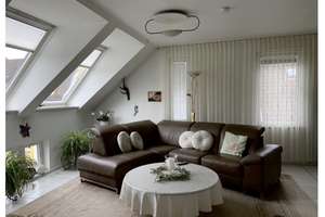 Schöne Dachgeschosswohnung in bester Lage mit tollem Balkon – Gartenstraße 45, 72074 Österberg, Tübingen – Vorschaubild 1
