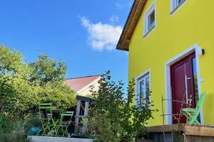 Platz zum Leben, Spielen und Gärtnern: Sonniges Einfamilienhaus mit 6 Zimmern und Feldbergblick – Feldbergstraße 76, 61389 Schmitten – Vorschaubild 1