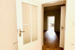 Little Tokyo hübsche 2,5 Zimmer Wohnung mit Loggia zum grünen Innenhof & Badewanne wartet auf Sie – Hohenzollernstraße 28, 40211 Stadtmitte, Düsseldorf – Vorschaubild 5