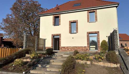 Bild von Elegantes Herrenhaus in ländlicher Idylle von Burgdorf/Otze