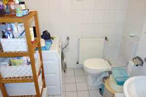EXKLUSIV LESSINGPLATZ BALKON WANNENBAD EINBAUK. MÖGL. RENOVIERT HELL+RUHIG PARKETT 4. ETAGE/OBERBILK – Lessingstraße 61, 40227 Düsseldorf – Vorschaubild 9