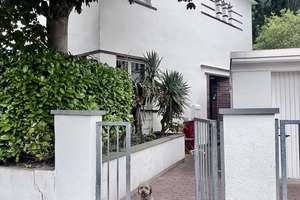Exklusives Reihenendhaus mit Garage und besonderem Wohnambiente in Oberkassel