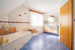 Wohnkomfort pur: Großzügiges Zuhause mit Wintergarten und Gartenidylle – Die vollständige Adresse der Immobilie erhältst du vom Anbieter., 86444 Affing – Vorschaubild 15