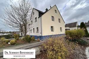 Sehr gepflegtes Wohnhaus mit ausgebautem Nebengebäude und schönem Hof in Hintermeilingen. – Die vollständige Adresse der Immobilie erhältst du vom Anbieter., 65620 Waldbrunn (Westerwald) – Vorschaubild 1