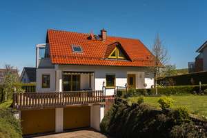 Familienfreundliches Einfamilienhaus mit Vollkeller und Südwest-Terrasse – 99099 Windischholzhausen, Erfurt – Vorschaubild 2