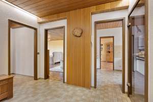 Familienfreundlicher Bungalow in schöner Reihenendlage mit Garten, Garage und Weitblick – Die vollständige Adresse der Immobilie erhältst du vom Anbieter., 56072 Metternich, Koblenz – Vorschaubild 5