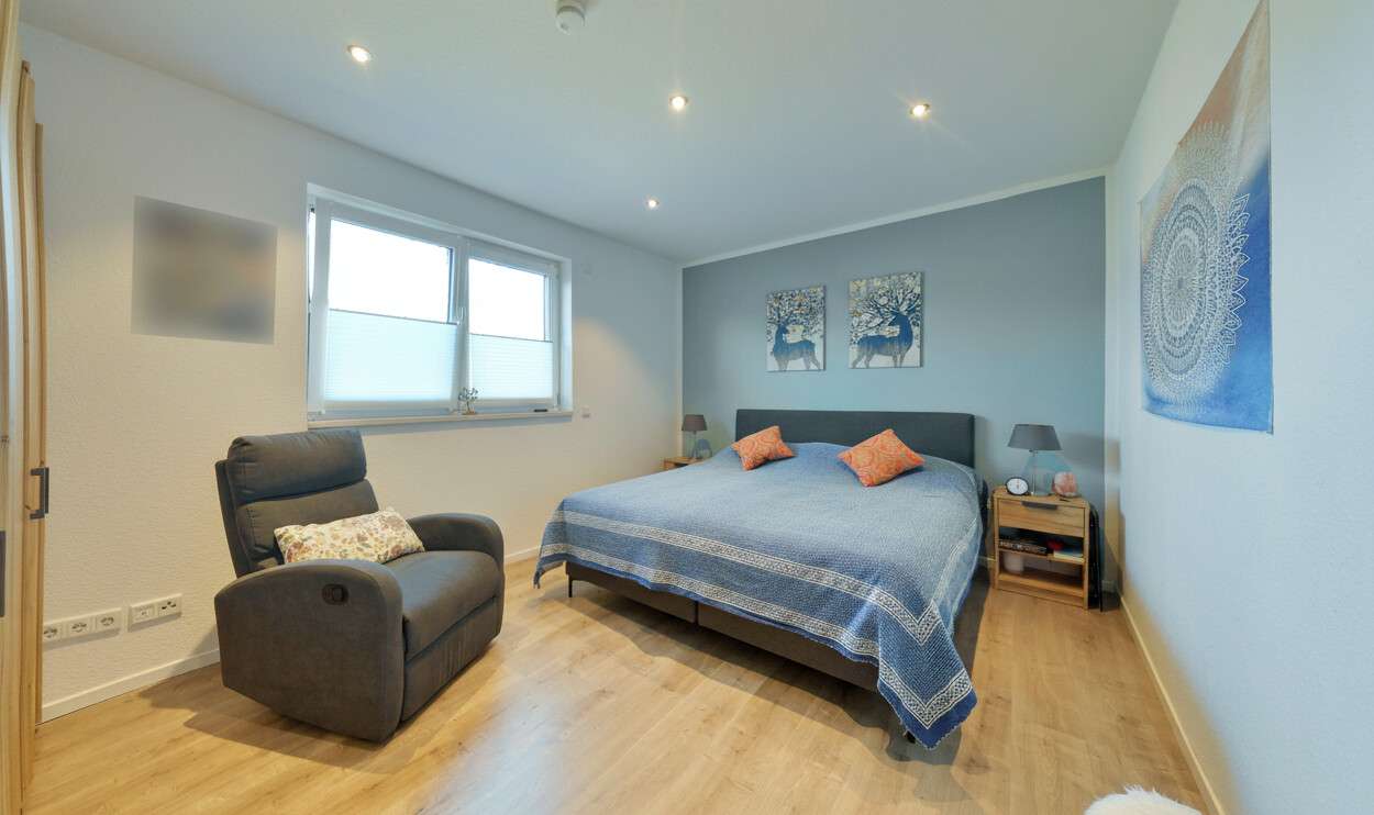 Immobilie in Dötlingen - Neuwertiges Ein-/ Zweifamilienhaus in energetischer Bauweise in Dötlingen Brettorf - Bild 8