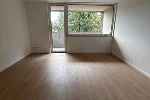 🌿✨Frisch renovierte 1,5-Zimmer-Wohnung mit Balkon, Aufzug in ruhiger Lage