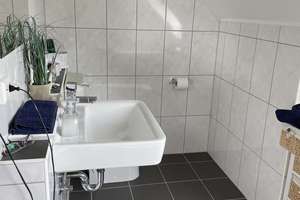 Willkommen im neuen Zuhause! Wunderschöne 2-Zimmer-Wohnung mitten in Wiesbaden und doch im Grünen! – Die vollständige Adresse der Immobilie erhältst du vom Anbieter., 65189 Südost, Wiesbaden – Vorschaubild 16