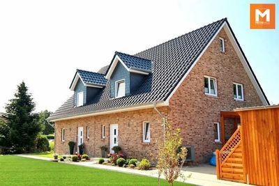 Neubau-Doppelhaushälfte auf Eigenlandgrundstück in Travemünde in ruhiger Seitenstraße