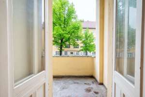 ☘️ Wohnen mit im Kiez - Charmante 2-Zi-Altbauwohnung mit sonnigem Balkon, Tageslichtbad & Dielen – Die vollständige Adresse der Immobilie erhältst du vom Anbieter., 13189 Pankow (Ortsteil), Berlin – Vorschaubild 2