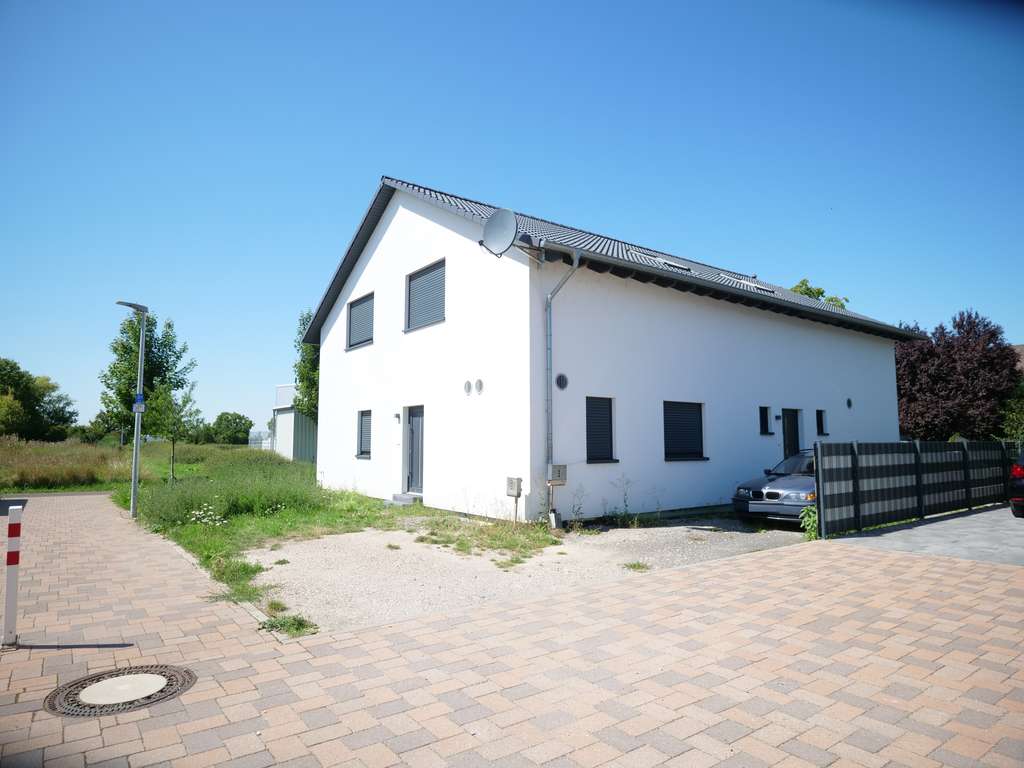 Immobilie in Hillesheim - Neuwertiges Einfamilienhaus mit großer Einliegerwohnung in Feldrandlage! - Bild 1