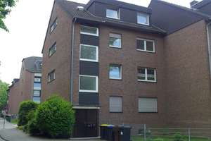 Vierfamilienhaus am Schmölderpark, Garten, drei PKW-Stellplätze, eine Wohnung frei – Die vollständige Adresse der Immobilie erhältst du vom Anbieter., 41239 Schmölderpark, Mönchengladbach – Vorschaubild 1