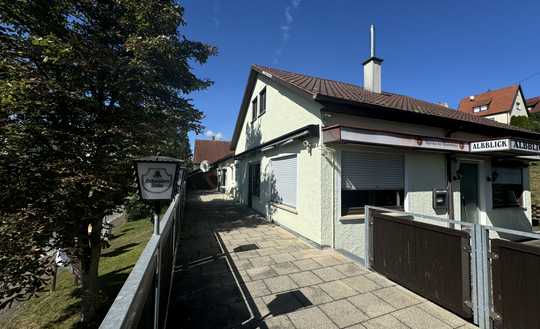 WOHNHAUS MIT GASTSTÄTTE