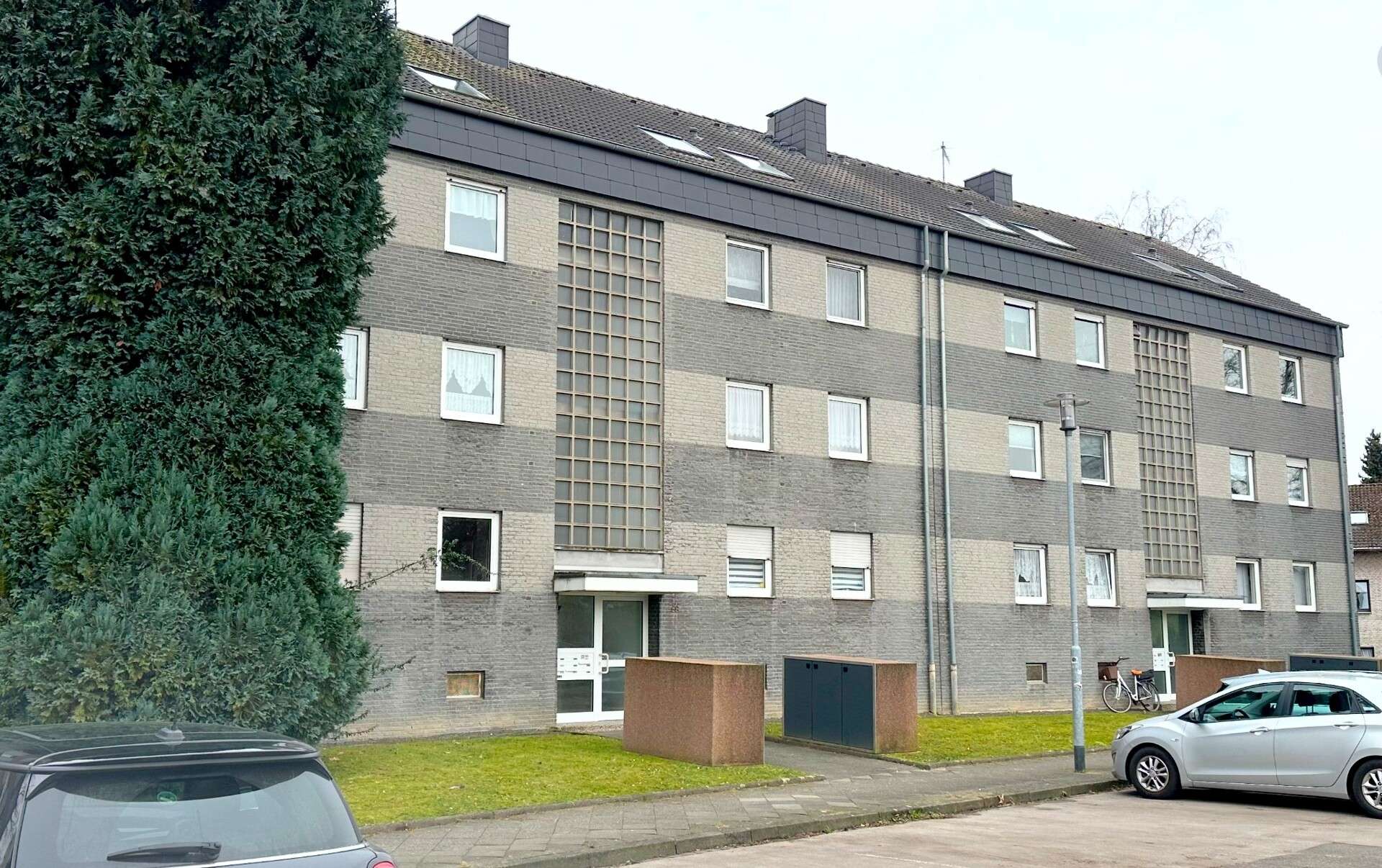 KAPITALANLEGER AUFGEPASST! SOLIDES 8-FAMILIENHAUS IN GUTER LAGE VON MG-VENN!, Mönchengladbach – Bild 2