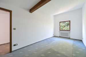 Reihenmittelhaus mit 8 Zimmern, sonnigem Garten und Gestaltungsmöglichkeiten in grüner Umgebung – München (Kreis) – Vorschaubild 14
