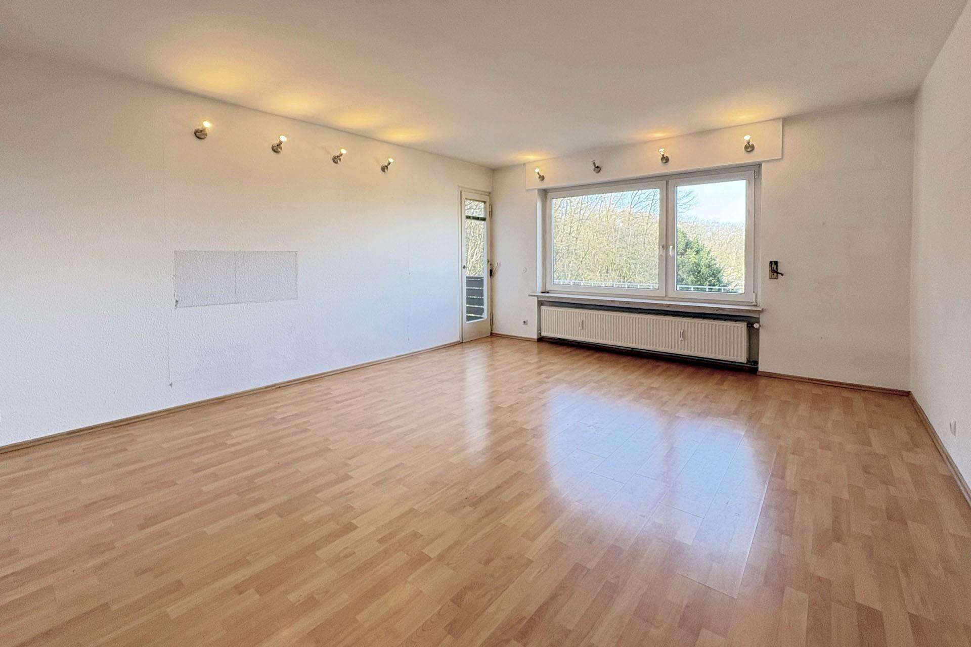 Großzügige, lichtdurchflutete 4-Zimmer-Wohnung - 3 Balkone und Fernsicht in gesuchter Lage am Haigst, Stuttgart – Bild 2