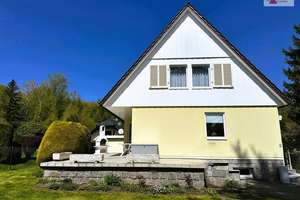 Idyllisch gelegenes Einfamilienhaus am Waldrand von Chemnitz-Rabenstein: 892 m² Grundstück & Garage