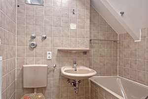 Gemütliche, helle 2-Zimmer-Dachgeschosswohnung mit Weitblick in Kirchheim ! – Schlehenring 24 a, 85551 Kirchheim bei München – Vorschaubild 16
