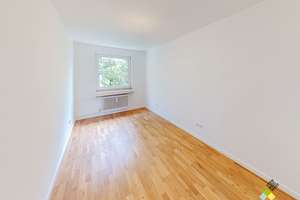 Familienfreundliche 3-Zimmer-Wohnung mit Balkon – 81475 Fürstenried-West, München – Vorschaubild 4