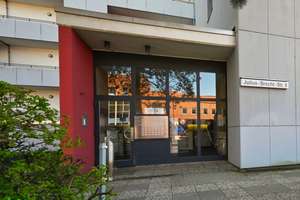 Lichtdurchflutetes Apartment mit Loggia und Blick auf die Elbvororte  – Die vollständige Adresse der Immobilie erhältst du vom Anbieter., 22609 Osdorf, Hamburg – Vorschaubild 2