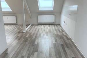 * charmante DACHGESCHOSS 2 ZKG Wohnung mit gemütlichen Holzbalken * Abstellkammer * Ohne Aufzug – Die vollständige Adresse der Immobilie erhältst du vom Anbieter., 66115 Burbach, Saarbrücken – Vorschaubild 3