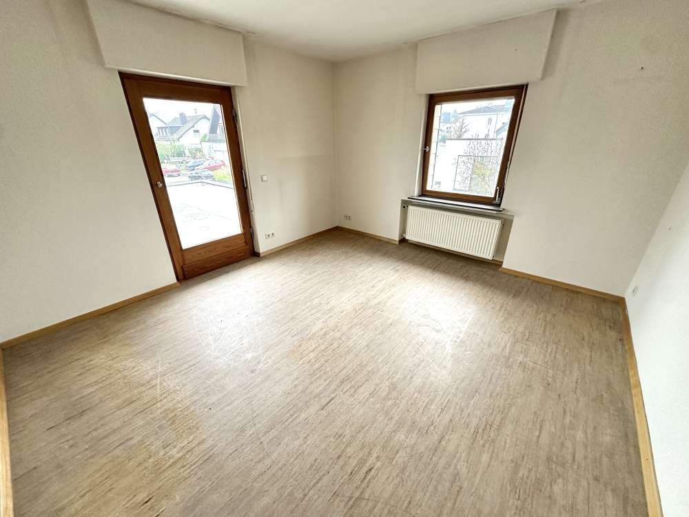 Immobilie in Ransbach-Baumbach - Großzügiges Einfamilienhaus mit großem Potenzial in ansprechender Lage - Bild 6