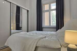 Modernisierte Altbauwohnung in super Lage in Wilmersdorf. Furnished apartment in City West. – Kantstrasse 66, 10627 Charlottenburg, Berlin – Vorschaubild 8