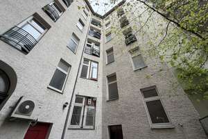 Investment in gefragter Lage – vermietete Eigentumswohnung im Altbau, im Bergmannkiez – Die vollständige Adresse der Immobilie erhältst du vom Anbieter., 10965 Kreuzberg, Berlin – Vorschaubild 2