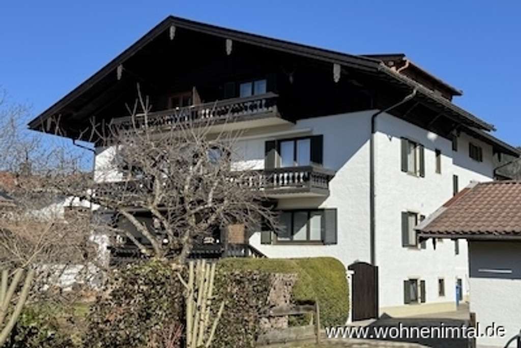 Immobilie in Rottach-Egern - Wohnen im Tal Immobilien Zentral gelegene 2 Zimmer Wohnung mit Potenzial - Bild 0