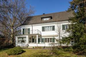 Beste Lage mit nostalgischer Atmosphäre und einem weitläufigen Garten – Die vollständige Adresse der Immobilie erhältst du vom Anbieter., 87700 Innenstadt, Memmingen – Vorschaubild 2