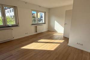 Neuwertige 5-Zimmer Doppelhaushälfte mit Garage und großem Garten in Oberursel (Taunus) – Pfingstweidstraße 53, 61440 Oberursel (Taunus) – Vorschaubild 5
