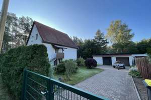 Einfamilienhaus in Nuthe-Urstromtal mit großzügigem Keller, großer Garage, Kamin und PV-Anlage – Die vollständige Adresse der Immobilie erhältst du vom Anbieter., 14947 Nuthe-Urstromtal – Vorschaubild 2