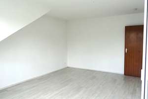 Helle, 3-Zimmer-Dachgeschosswohnung in Langenfeld , von privat zu vermieten – Die vollständige Adresse der Immobilie erhältst du vom Anbieter., 40764 Langenfeld (Rheinland) – Vorschaubild 8