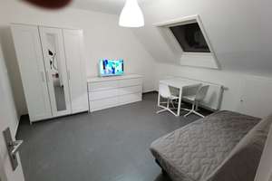 1-Zimmer-Wohnung in Stuttgart, EBK, möbliert, vermietet  – Heimgartenstr 53b, 70329 Hedelfingen (Ortsteil), Stuttgart – Vorschaubild 1
