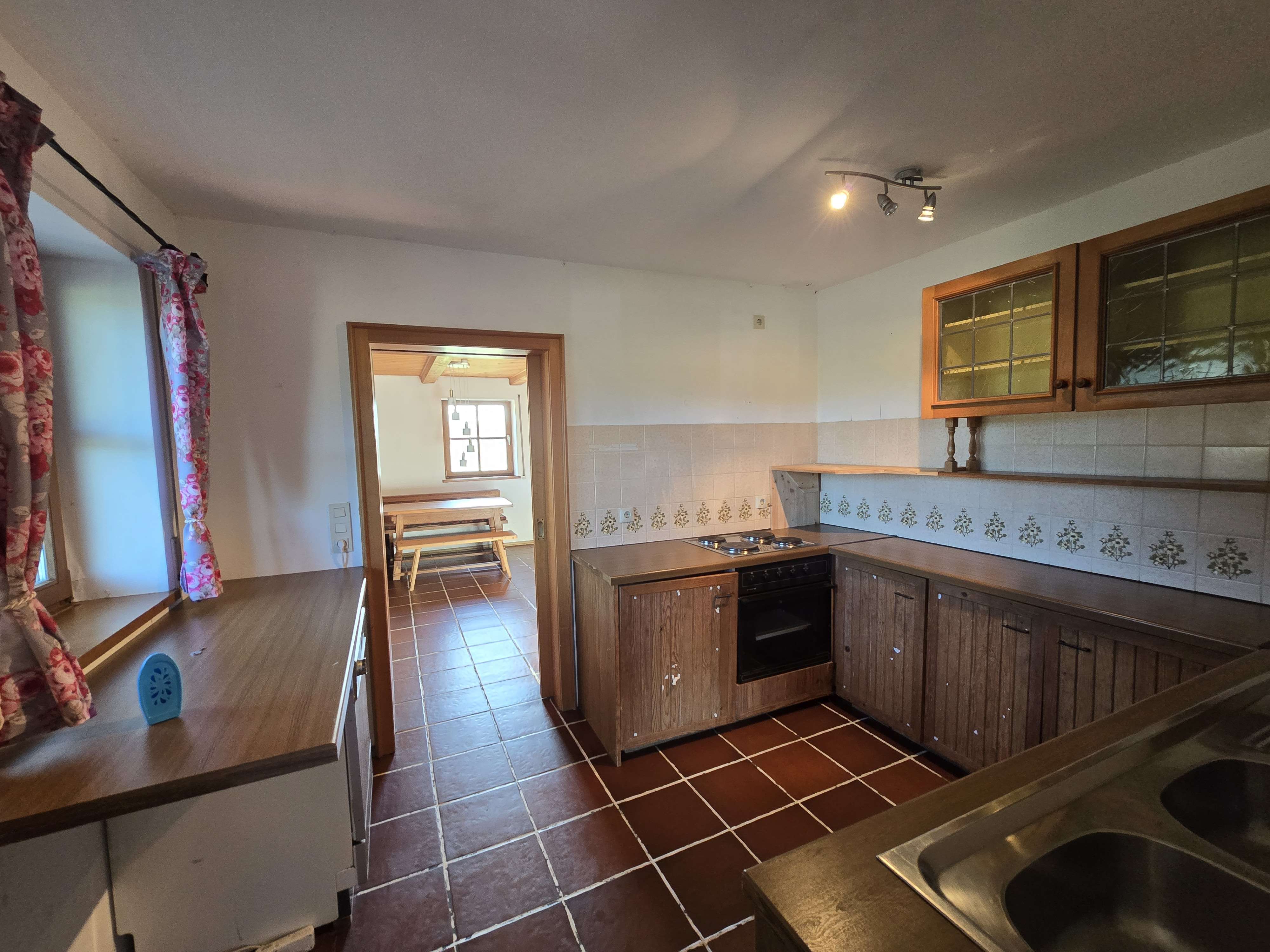 Immobilie in Tann - ... Seltene Gelegenheit - beziehbares Sacherl mit rd. 2ha Grund in ruhiger Alleinlage ... - Bild 5