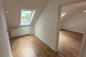 Schicke 2-Zimmer Dachgeschosswohnung in Köln Altstadt & Neustadt-Süd(Rosenstraße) – Köln – Vorschaubild 4
