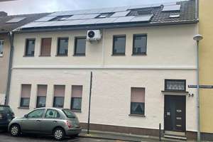 Frisch saniert & sofort einziehen – Klimatisierte 2,5-Zimmer-Dachgeschosswohnung in Krefeld!
