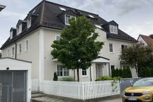 exclusive Dachgeschosswohnung mit Galerie in Bestlage Waldtrudering