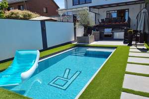 Exklusives Wohnen mit hochwertiger Ausstattung, PV&Wallbox, Pool und mit Blick auf den Kölner Dom