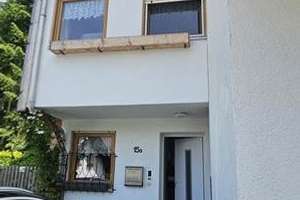 Bad Tölz-Wackersberg -  Raumwunder im Grünen - REH in Splitlevel-Bauweise – Die vollständige Adresse der Immobilie erhältst du vom Anbieter., 83646 Bad Tölz – Vorschaubild 2
