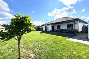 Energieffizienter Bungalow  
inkl. Terrasse + Doppelgarage in Coswiger Siedlung (BJ 2015) – Hermann-Cohen-Ring 44, 6869 Coswig (Anhalt) – Vorschaubild 3