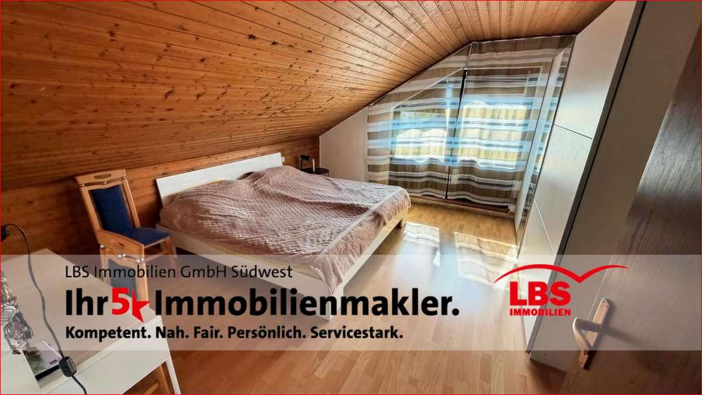 Immobilie in Zell am Harmersbach - Charmante Dachgeschosswohnung mit TG-Stellplatz - Bild 2