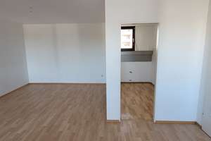 Wundervolle 2-Zi-Wohnung in NU/Offenh. mit Balkon und Tiefgaragenstellplatz – Johann-Strauß-Straße 30, 89231 Neu-Ulm – Vorschaubild 4