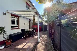 Großzügige und helle Doppelhaushälfte mit PKW-Stellplatz und Pool in Gaiberg. – Die vollständige Adresse der Immobilie erhältst du vom Anbieter., 69251 Gaiberg – Vorschaubild 2