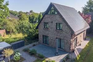 Exklusives Designerhaus am Naturschutzgebiet in Poppenbüttel – energieeffizient und bezugsbereit – Die vollständige Adresse der Immobilie erhältst du vom Anbieter., 22399 Poppenbüttel, Hamburg – Vorschaubild 3