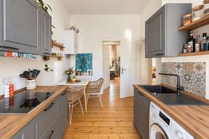 Charmanter Altbau in Bilk – frei werdende 2-Zimmer-Wohnung mit Balkon zum Innenhof – 40223 Bilk, Düsseldorf – Vorschaubild 2