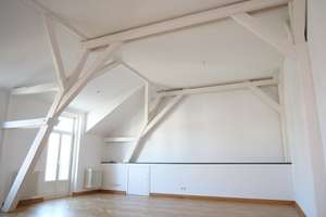 [] musikviertel [] grosse 2-raum im dg [] balkon [] neue moderne einbauküche [] am clara-park []