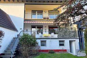 *** Zweifamilienhaus in bester Lage mit großem Garten / Baugrundstück – ein Juwel mit Potenzial***